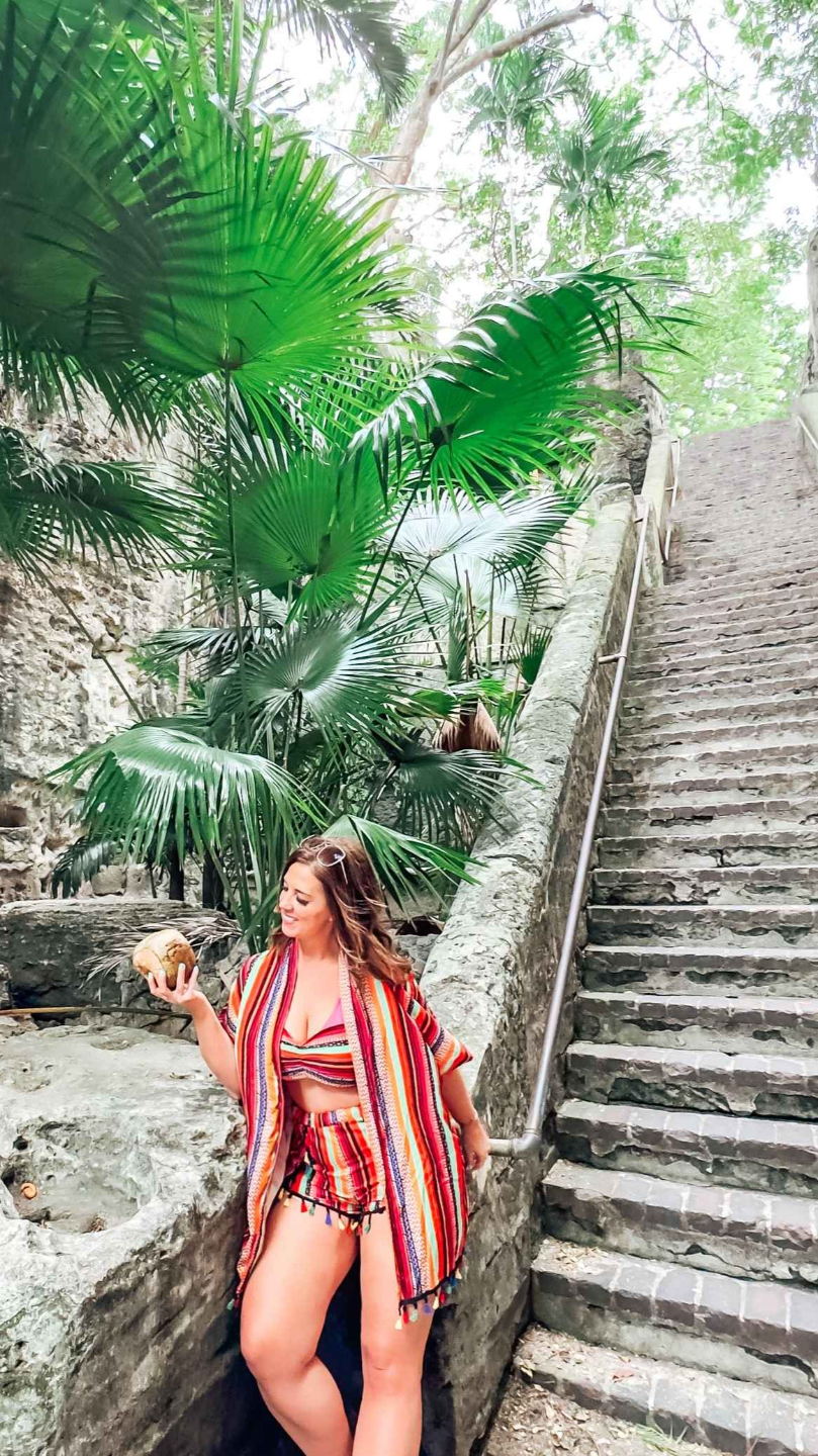 Nassau Cruise Port: Professor Melissa at the Queen's Staircase in Nassau, Bahamas
