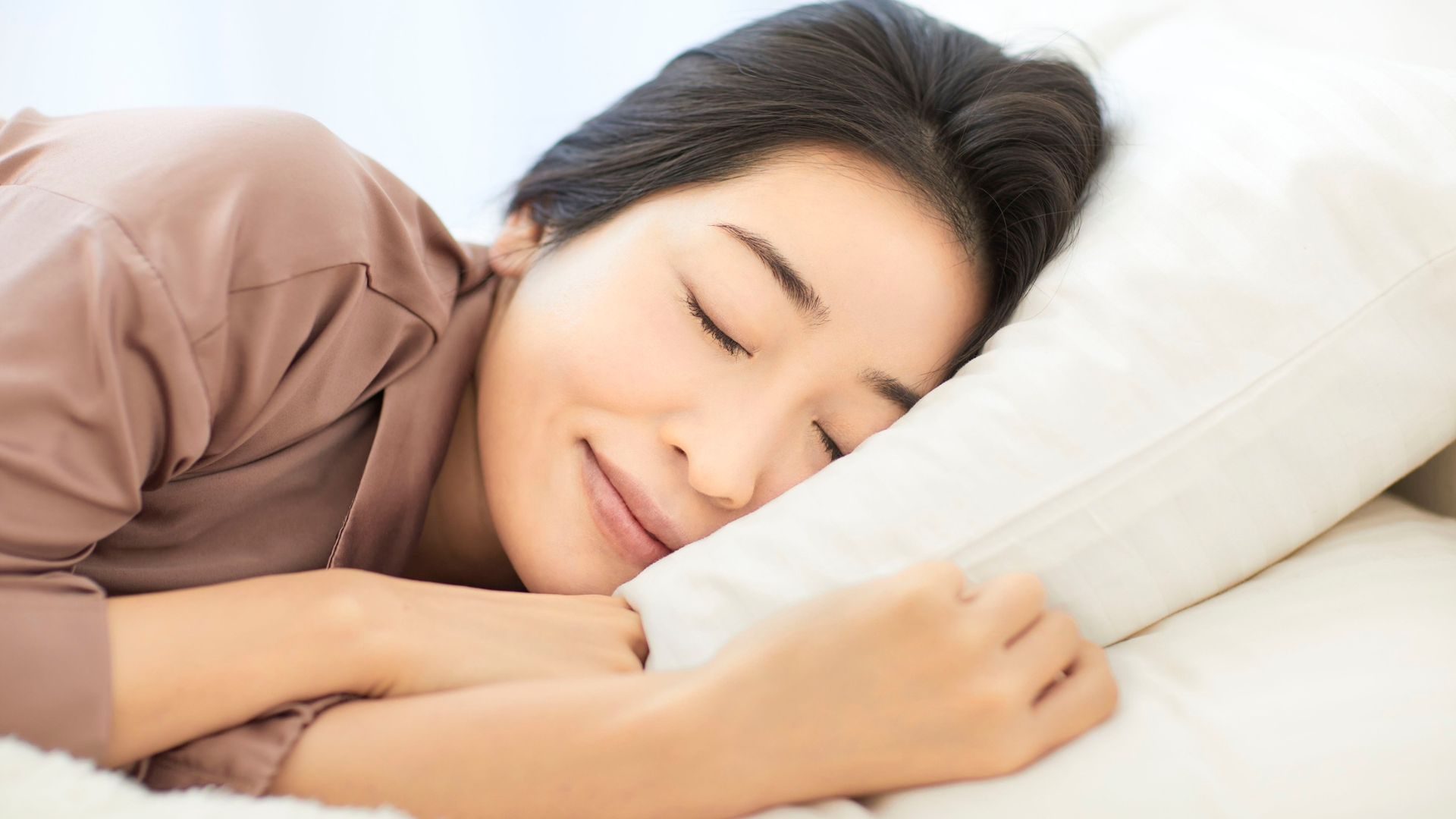 Natural hormone balance strategies for women in midlife using sleep, stress relief, and smart eating.