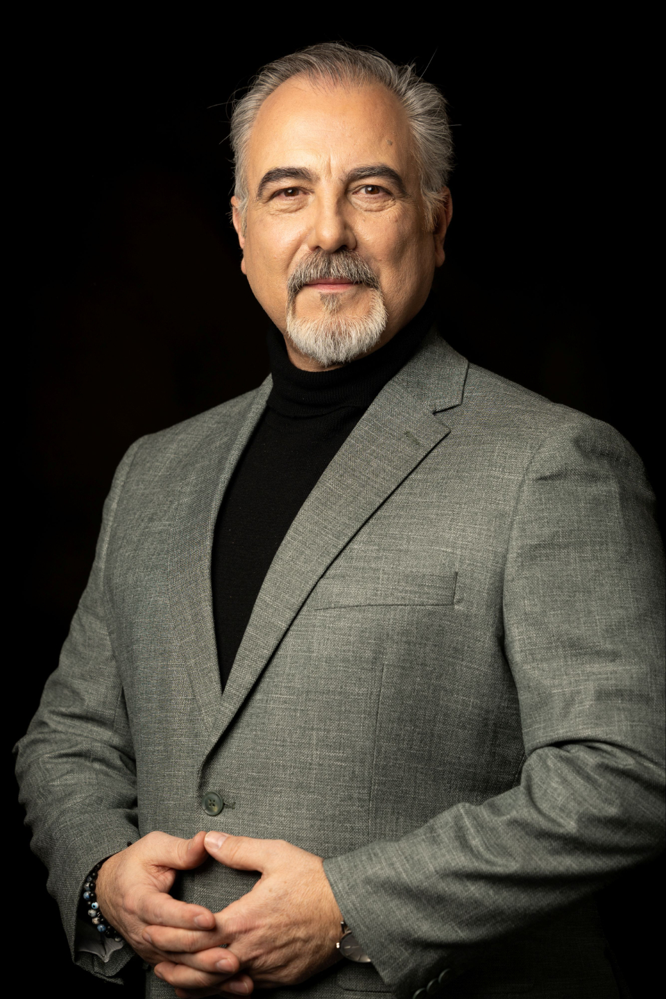 Kon Apostolopoulos Headshot