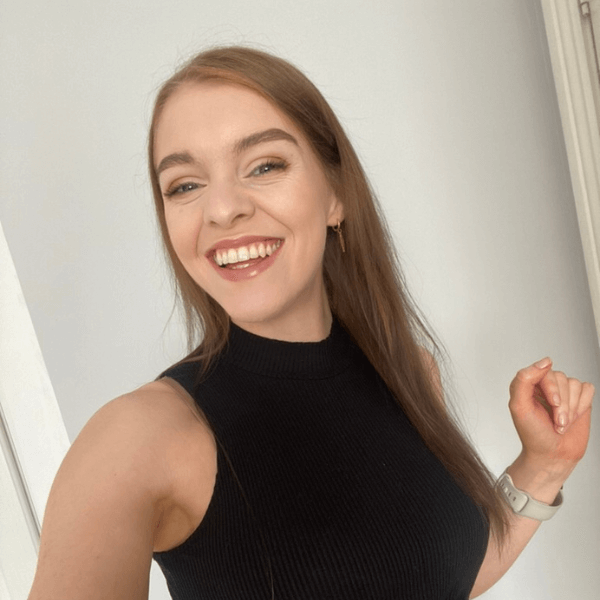 Kate Philpott at The Record-Breaking Launch Summit by Summit in a Box®, a free 4-day event to grow your course business, bust through sales plateaus, and break your course launch record in 2026 (without launching something new every 3 months).