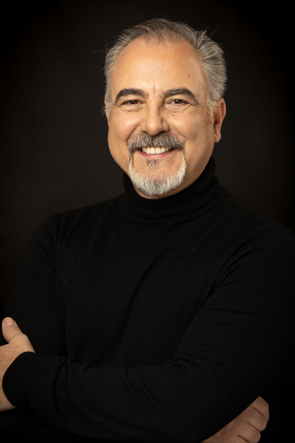 Kon Apostolopoulos Headshot