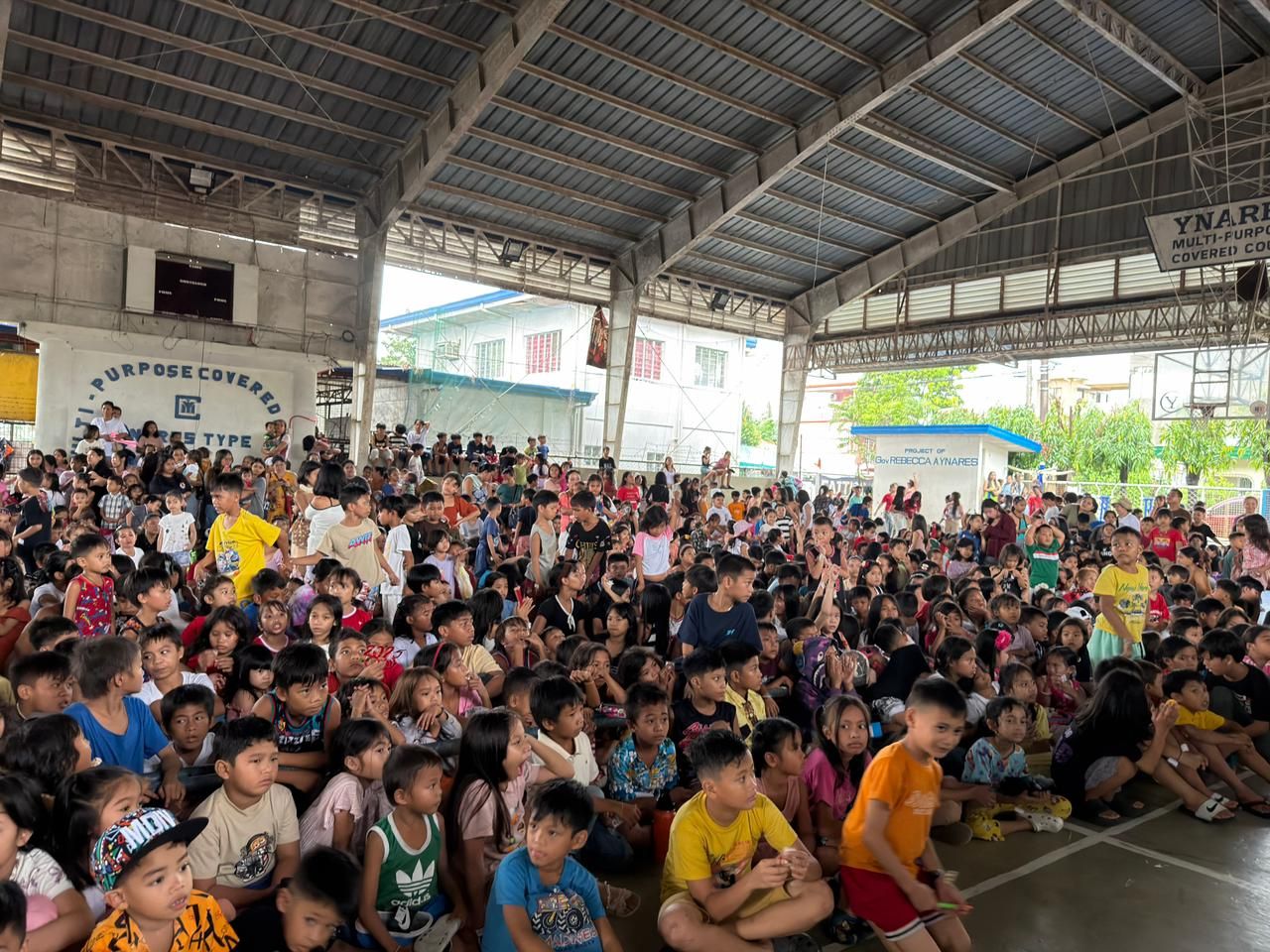 Ministry stage and crowd