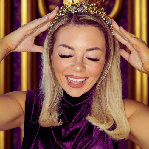 Self Worth Coach stadning in her power, setting boundaries and embodying self worth with confidence