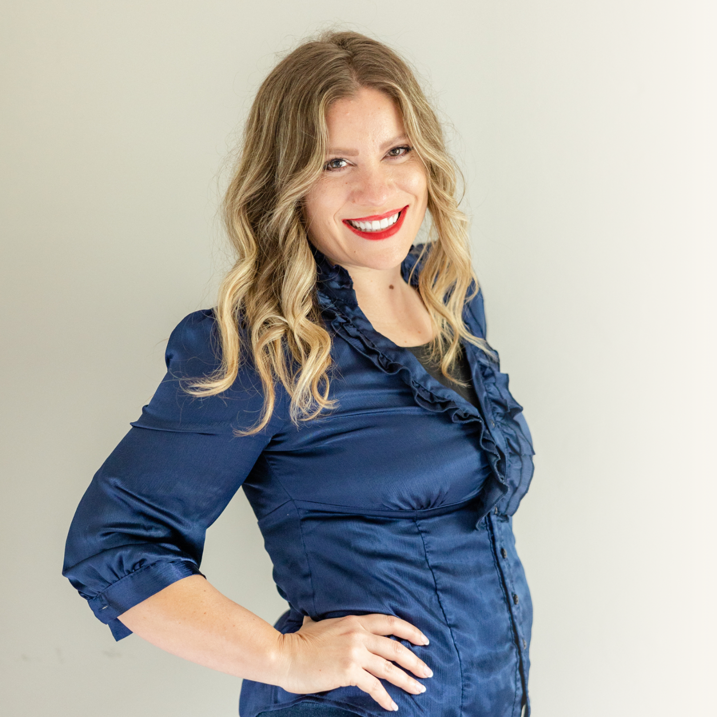Shannon Palmer, trauma-informed coach, supporting women in emotional healing, nervous system regulation, and building calm, confident self-trust.