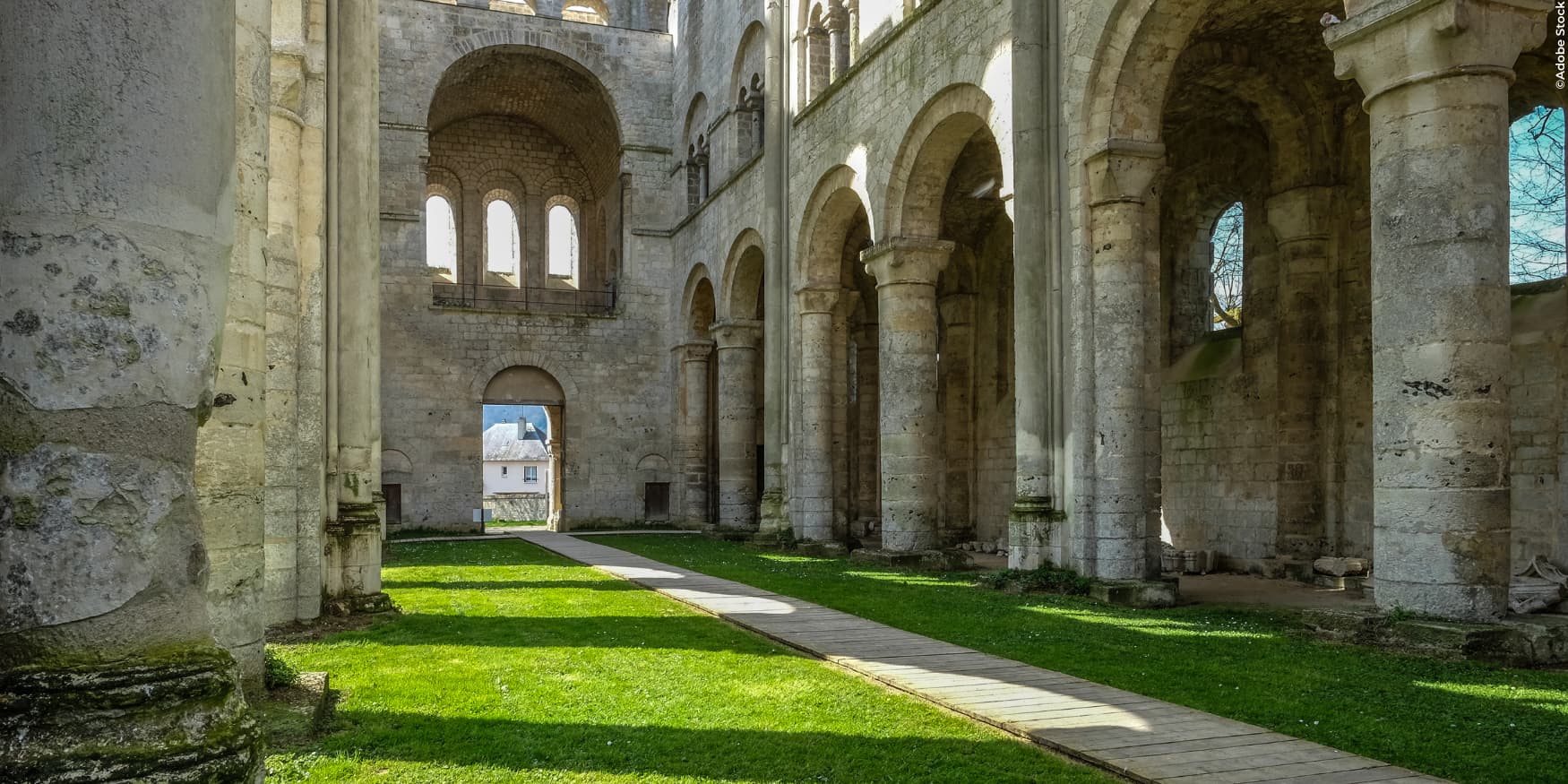 ruïnes van de Abdij van Jumièges in Normandië
