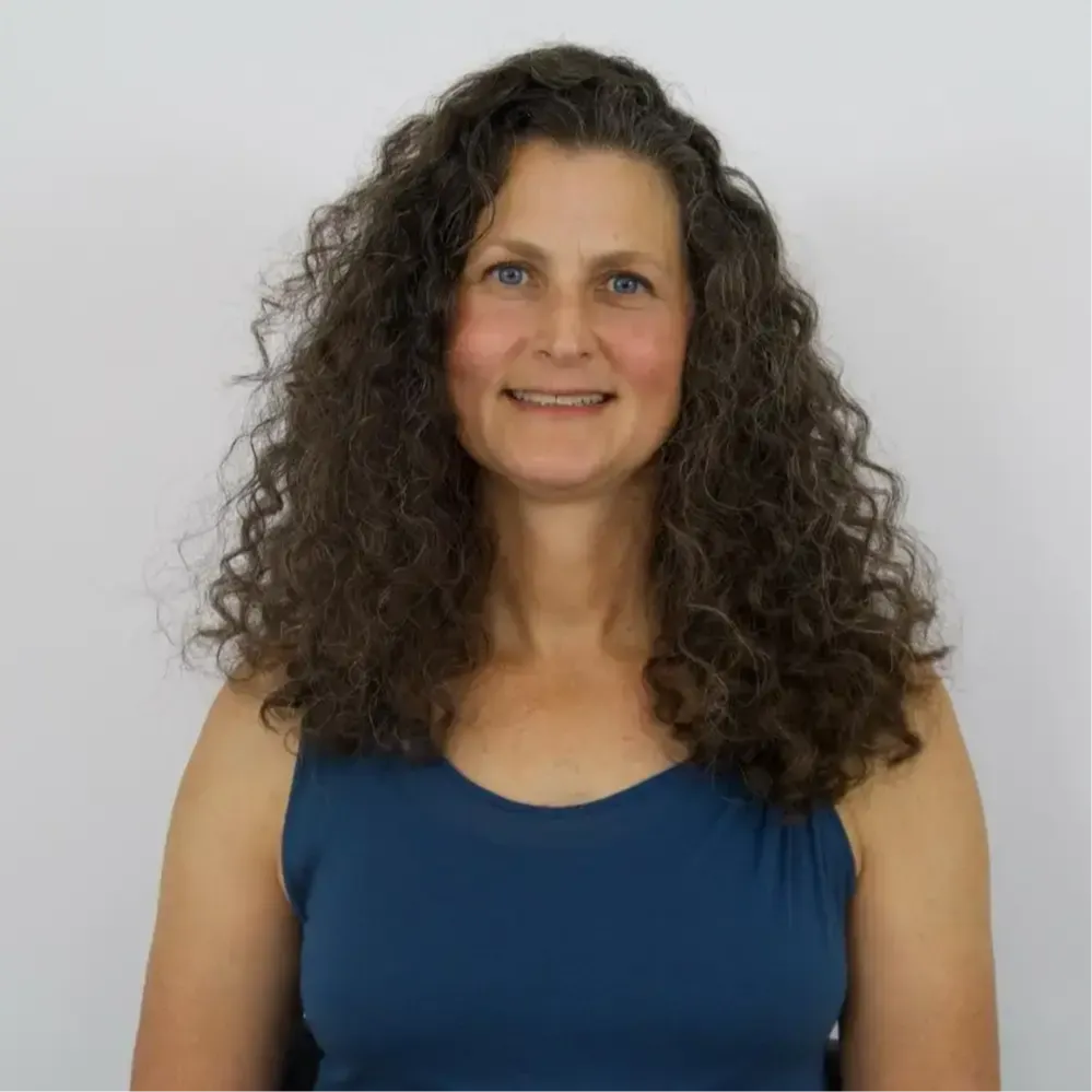 Heidi Armstrong headshot