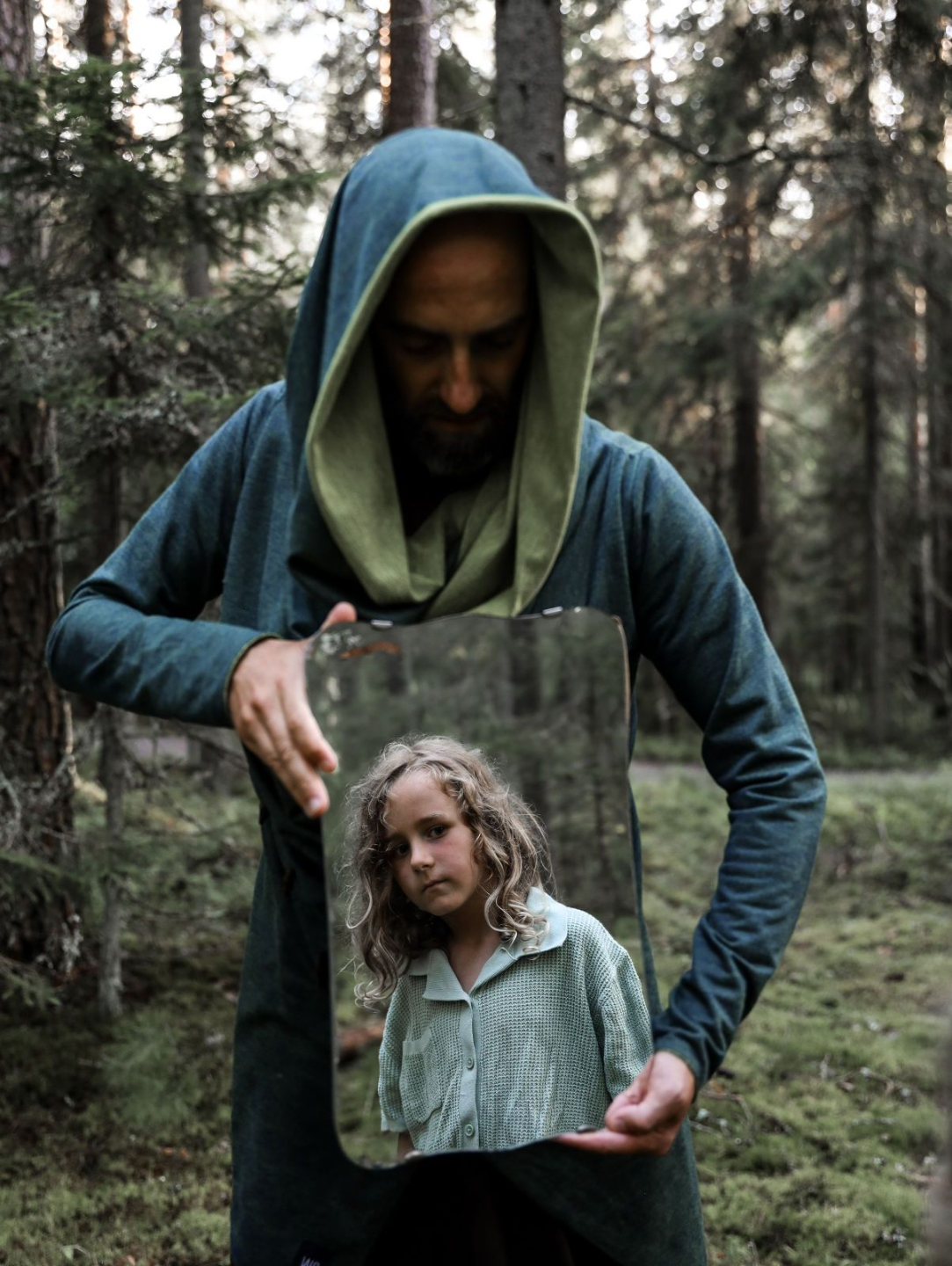 mies kamppailemassa parisuhdeongelmien kanssa