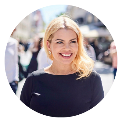 Liz Wunder, Autorin und Podcasterin im Bereich Bewusstsein und Frequenz