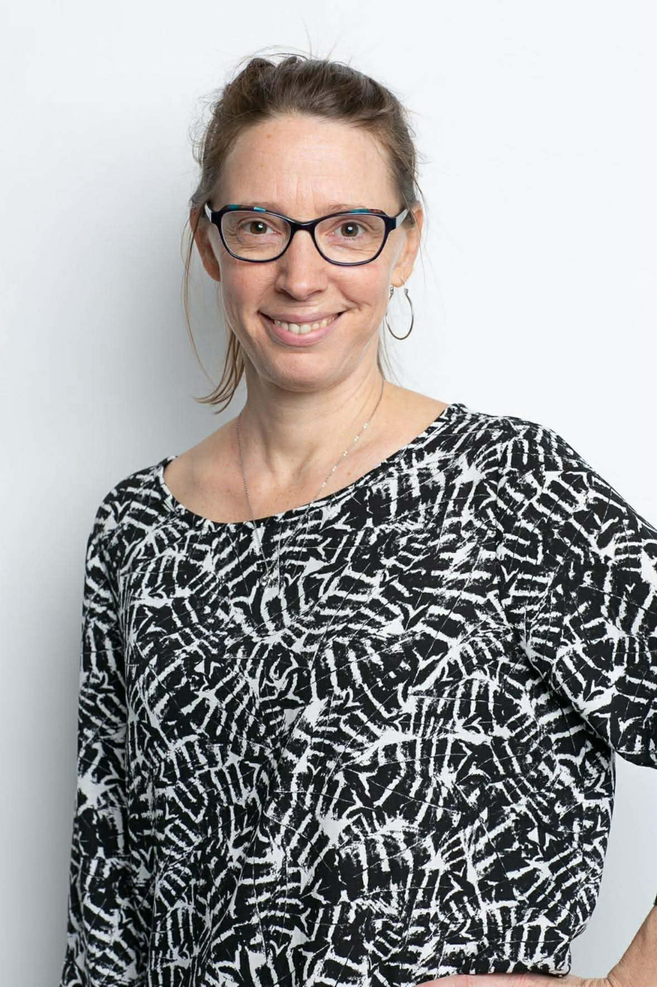 Profil Louise Carmel. Point.BallesYoga.jpg