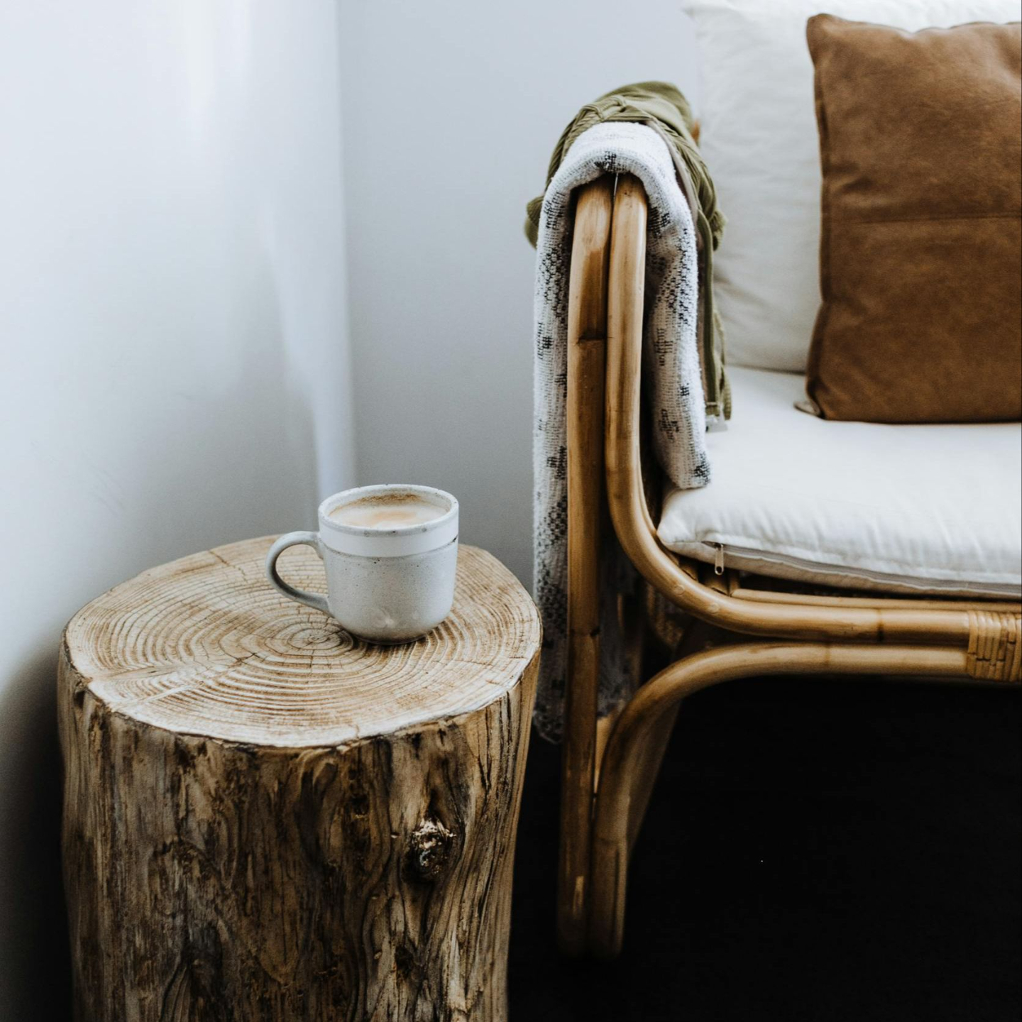 comfortabel chair and pillow