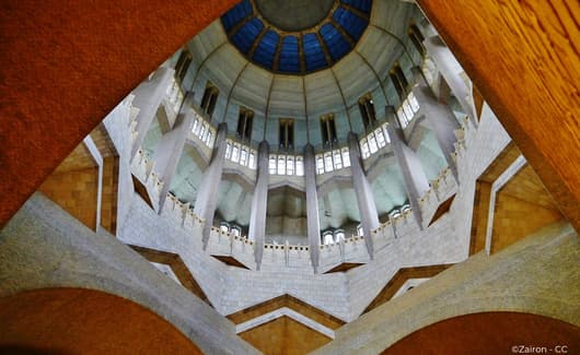Gebouw met interbellumarchitectuur in Vlaanderen