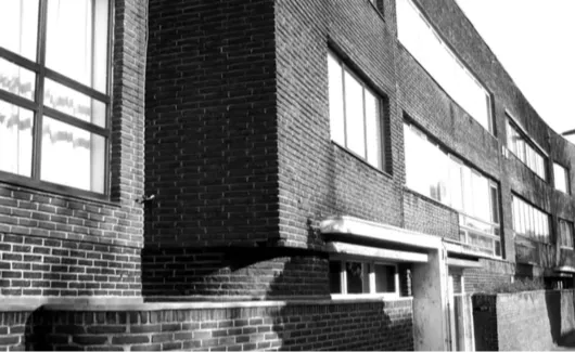 Gebouw met interbellumarchitectuur in Vlaanderen