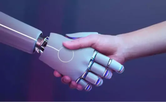 Een robot en mens schudden handen