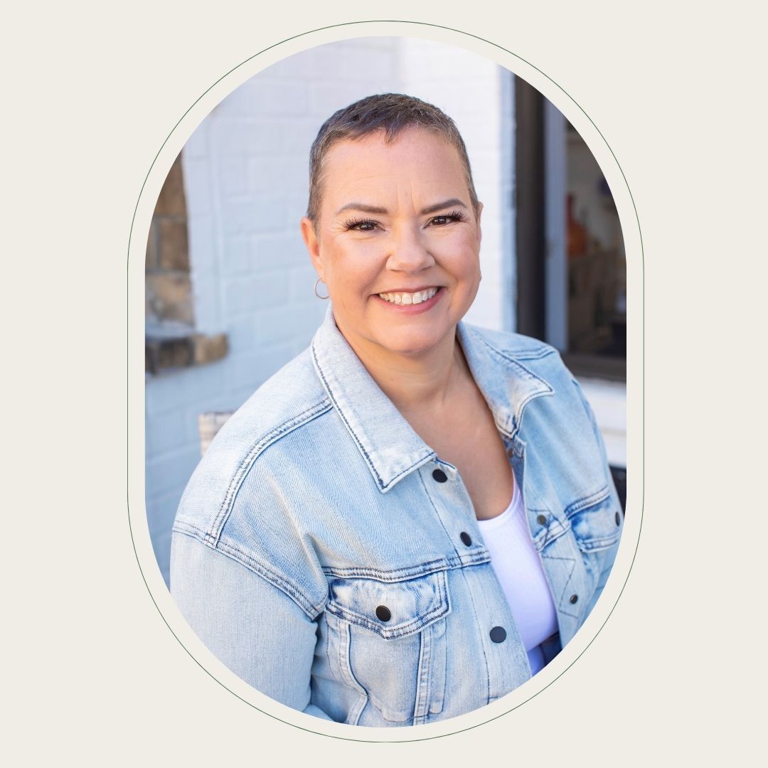 Coach Steph Tell guiding women to mindfully reduce alcohol and improve their drinking habits