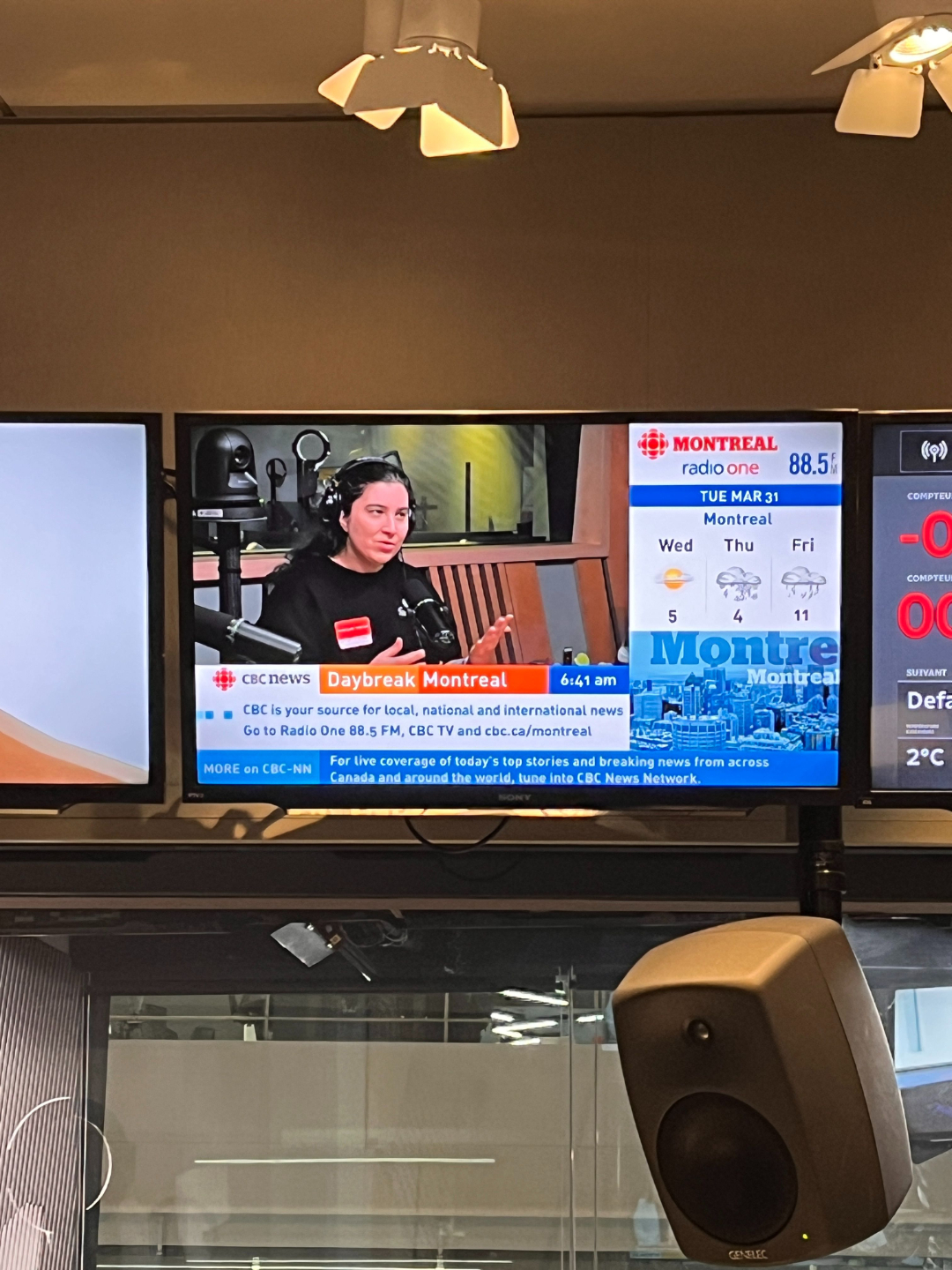 Ren&eacute;e Yoxon speaking on screen during the CBC News Daybreak Montreal broadcast, Radio One 88.5 FM