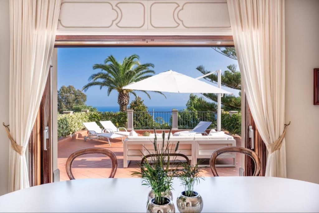 La Dolce Vita — dining under the stars