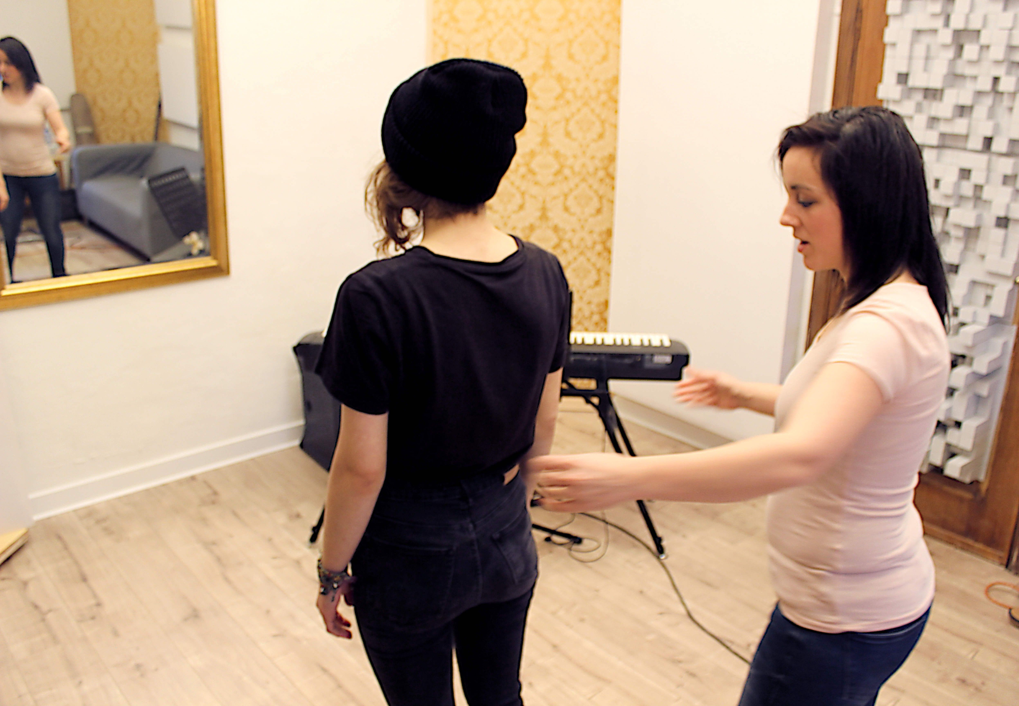 Mari Joël teaching