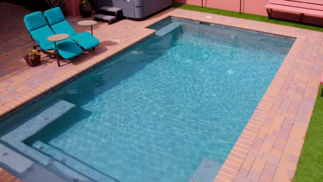 Villa pool