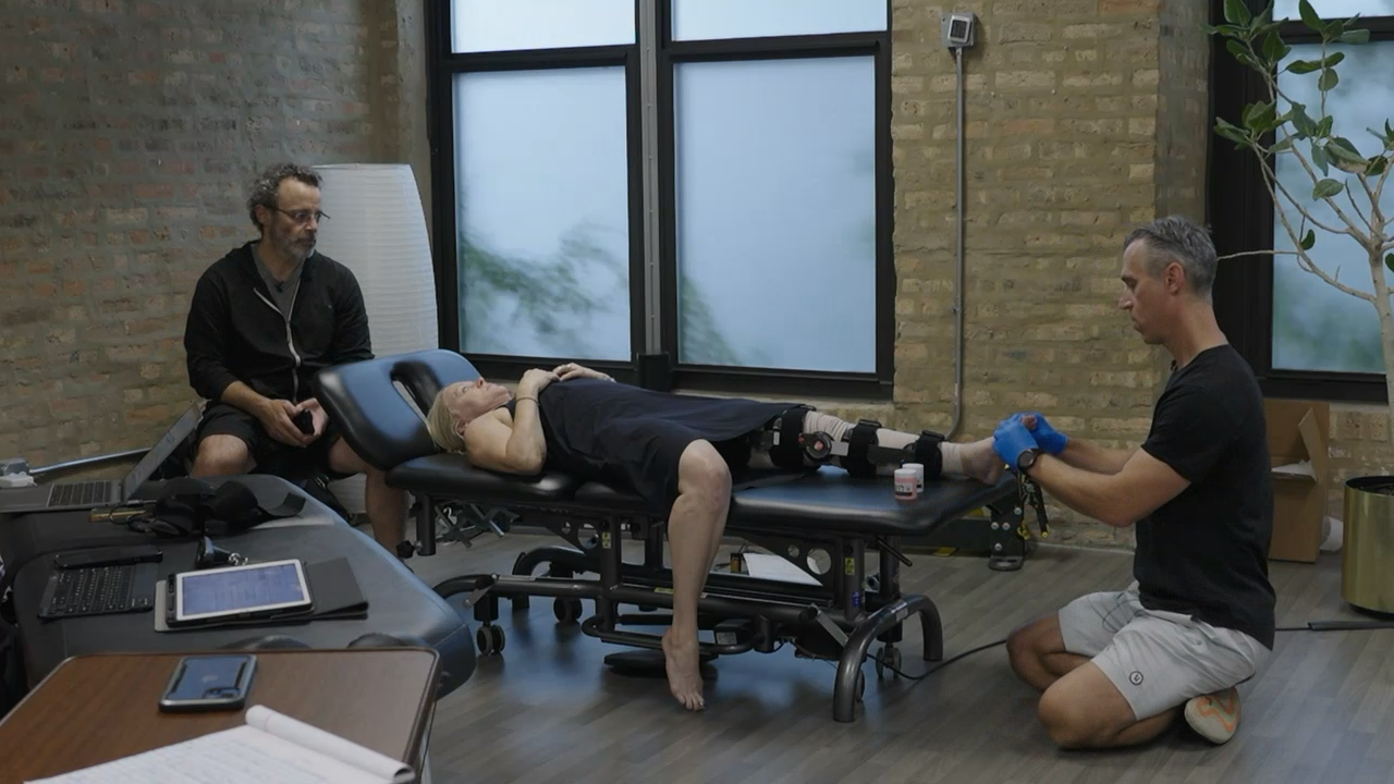 Hands-on foot and ankle assessment during a Clinical Locomotion course