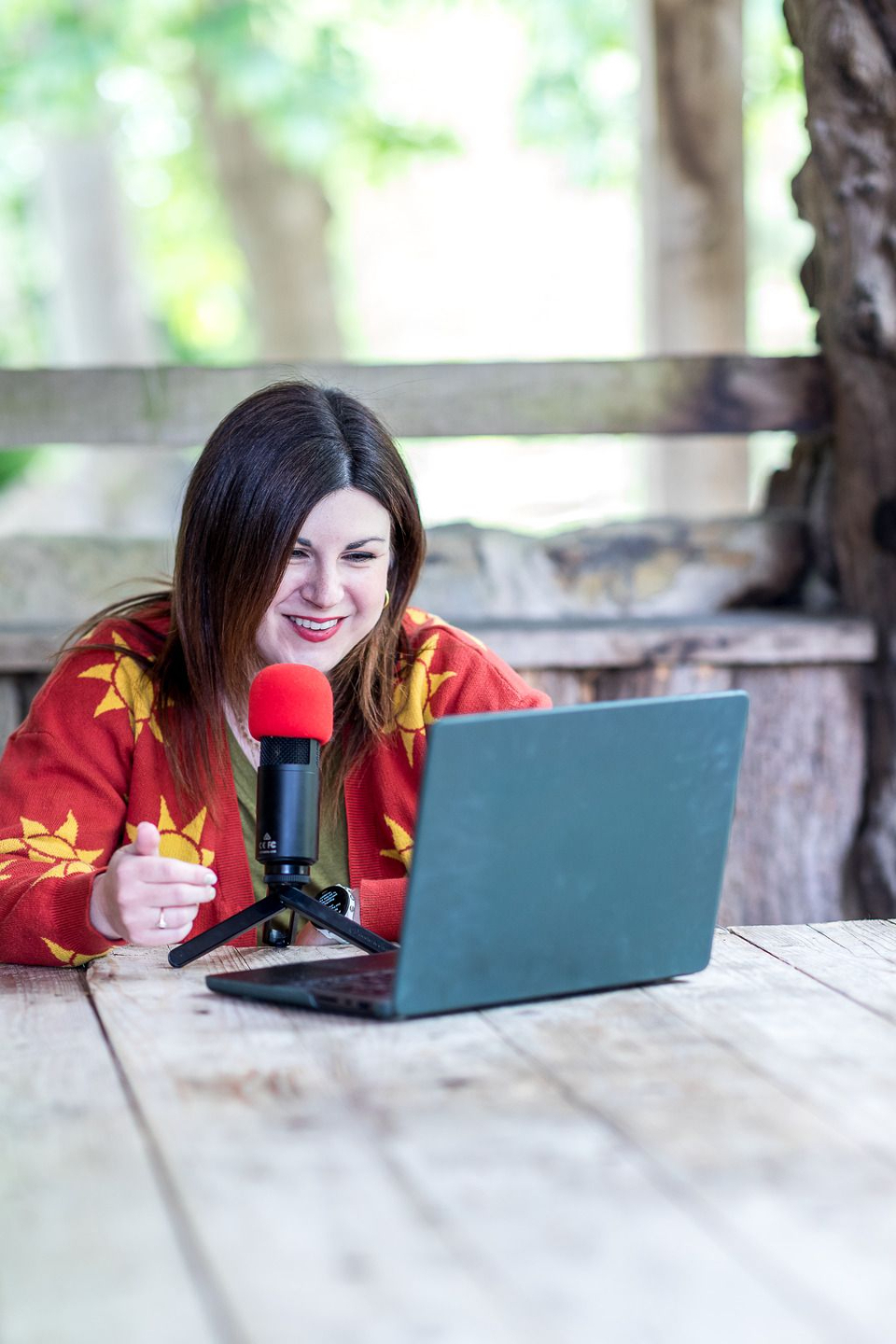 Dr Rosie talking into her laptop