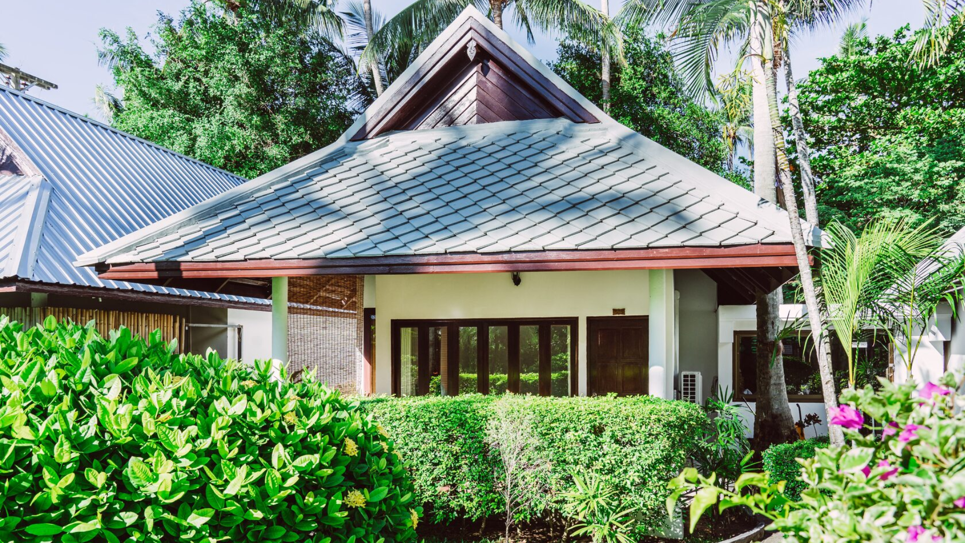 Beach Resort Large Bungalow