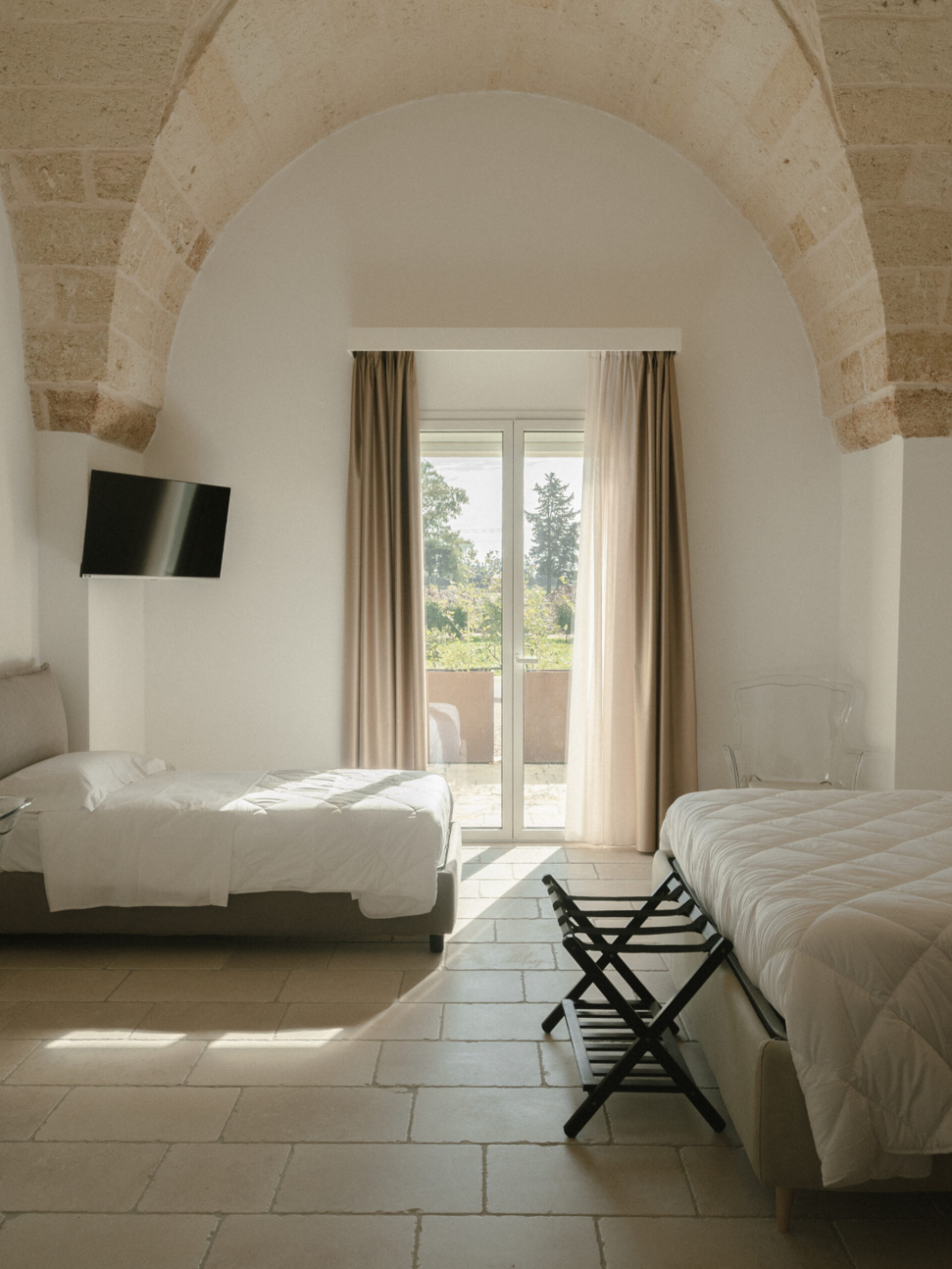 Dreierzimmer mit mehreren Betten