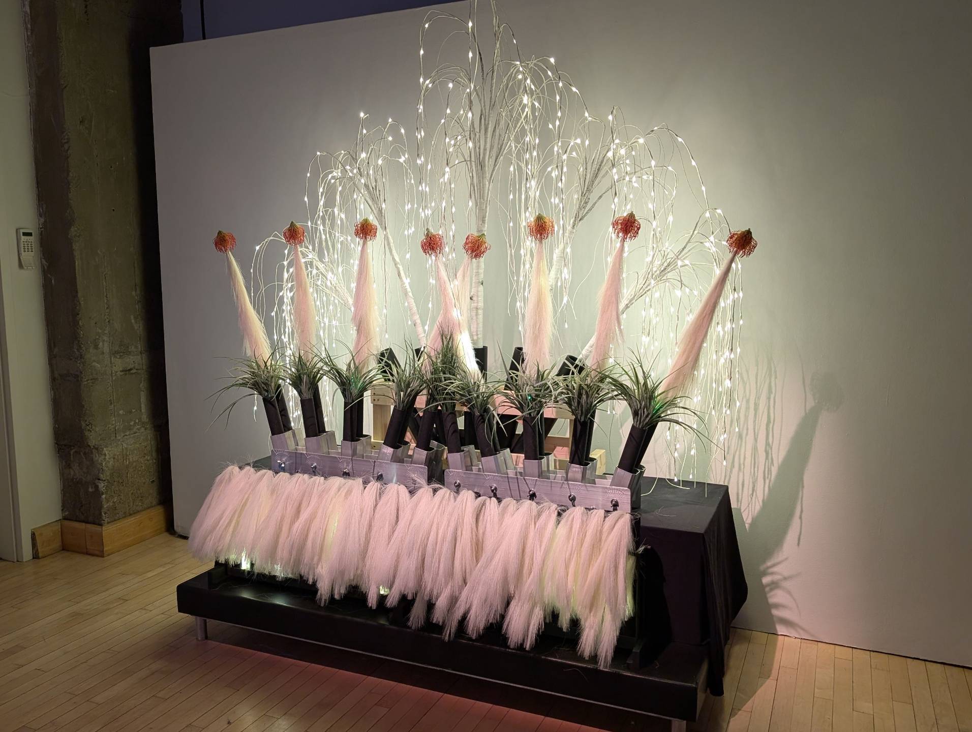 Tableaux of various plants which can be touched to depict moving fireworks