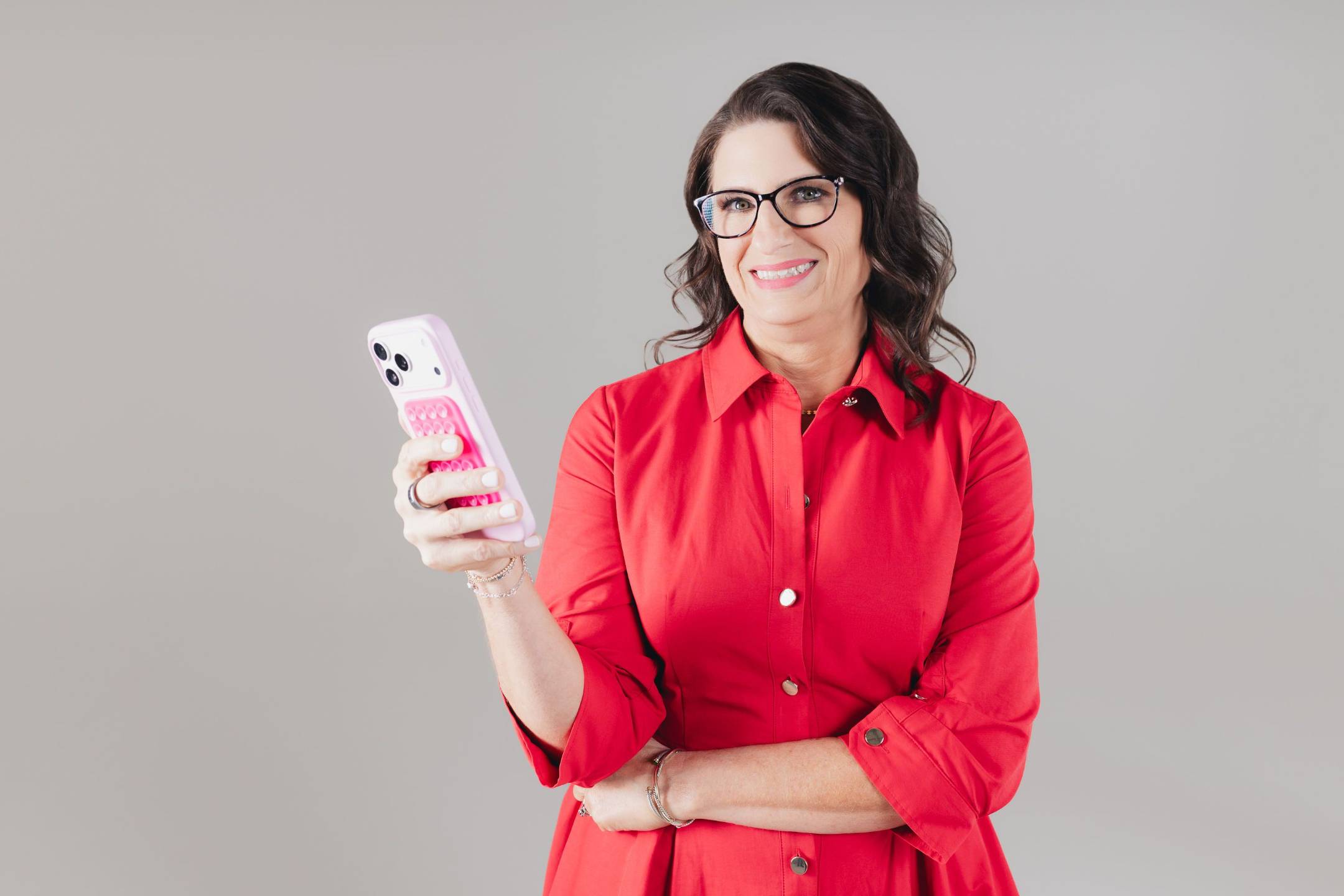 Sara Ritchie, fractional COO, working with a client