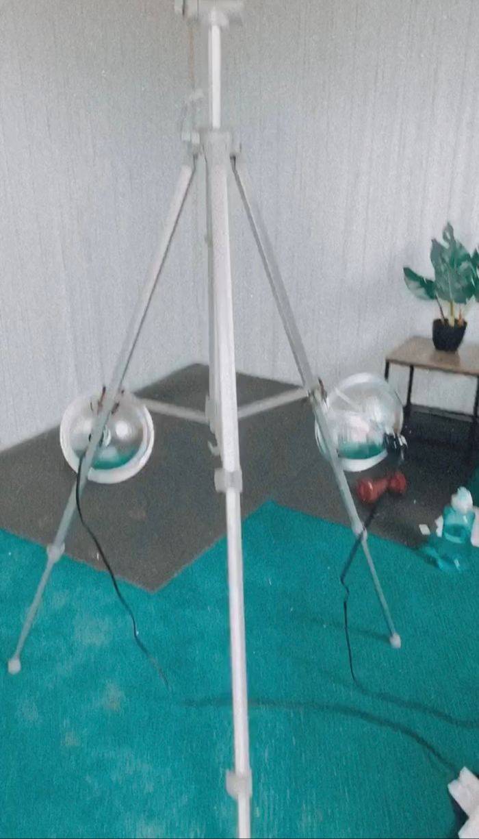 Casey's first tripod setup on the green carpet