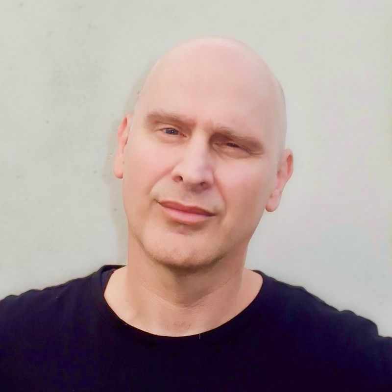 Canadian brush lettering artist Erica Pinto specializes in designing flourished capitals