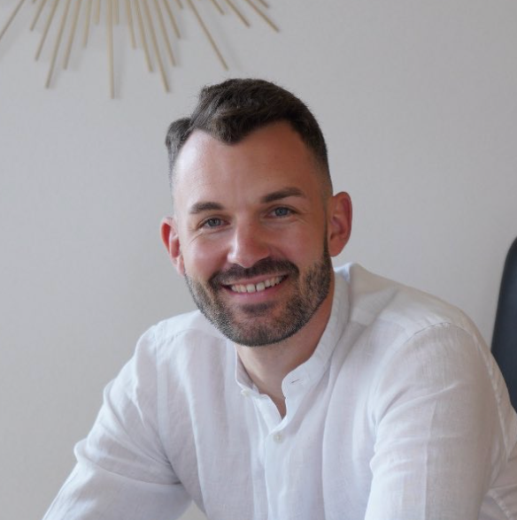 Sandy Kinnigkeit: Coach für Transformation. Erfolg durch Business Kompass Ai von Alex Hurschler