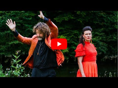 Teacht an Fhómhair - Clare Sands & Liam Ó Maonlaí (Official Video)