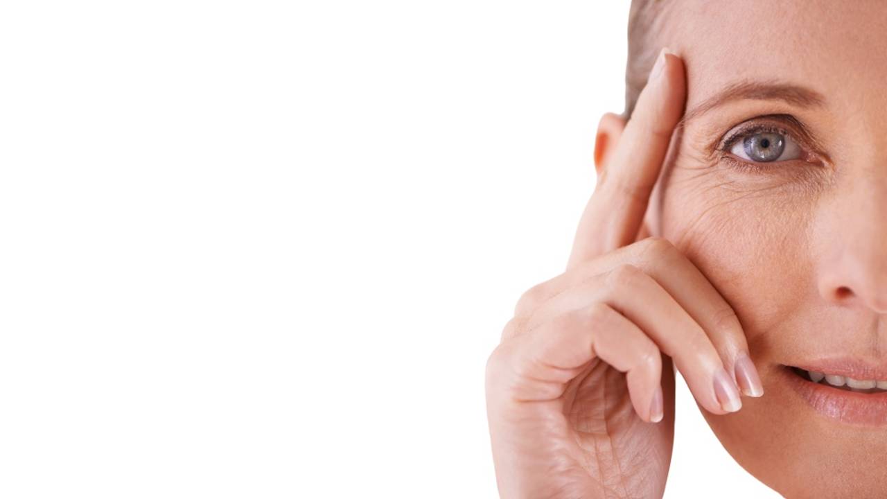 4 Easy Steps to Improve Aging Skin the natural way.