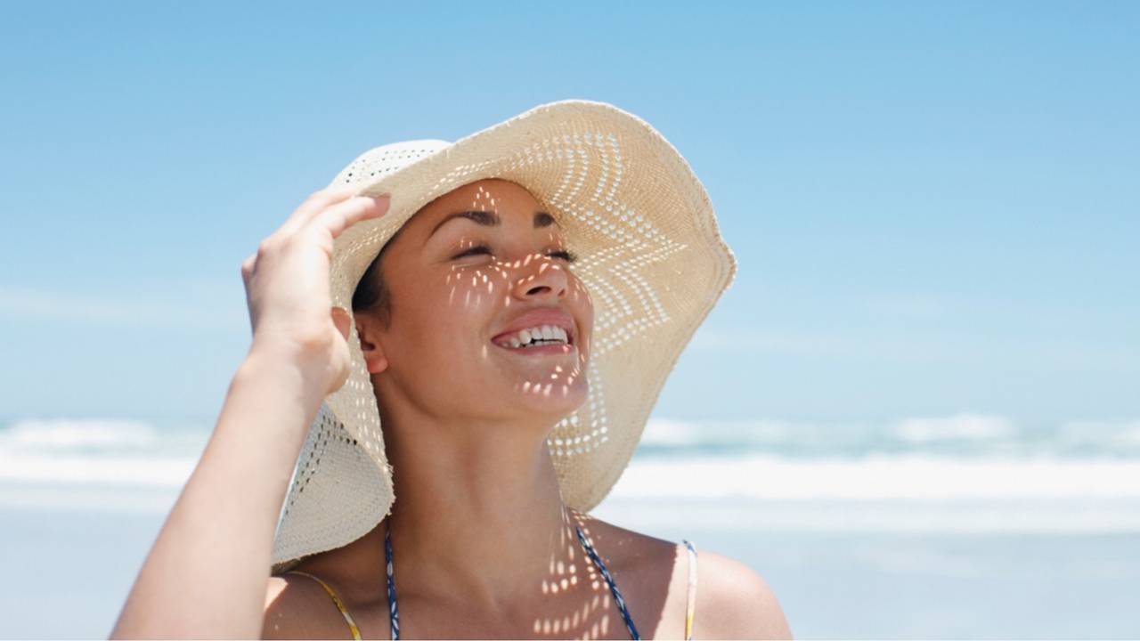 Does the sun really help treat acne?