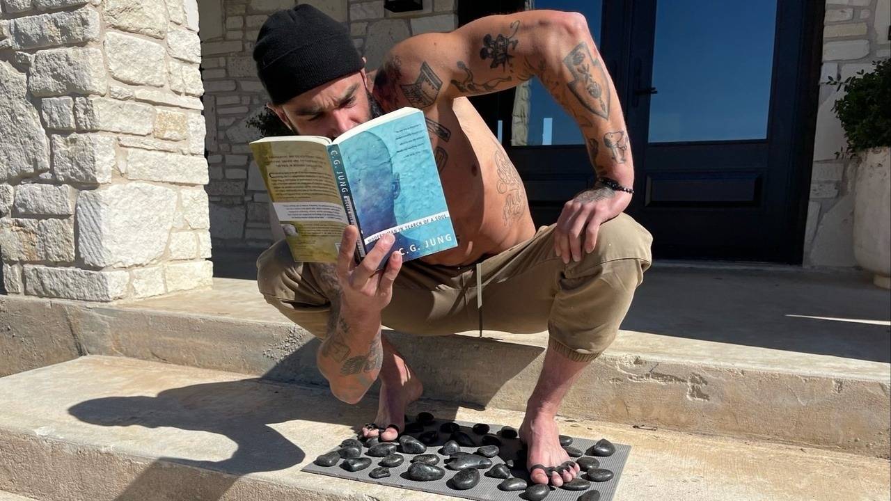 get grounded footwear