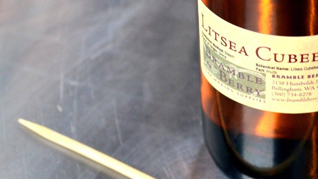 How to Pour Essential Oil Without Spilling a Drop