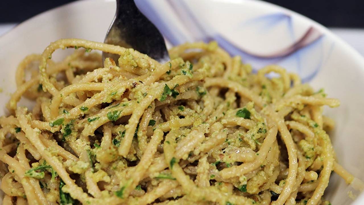 Walnut Parsley Pesto