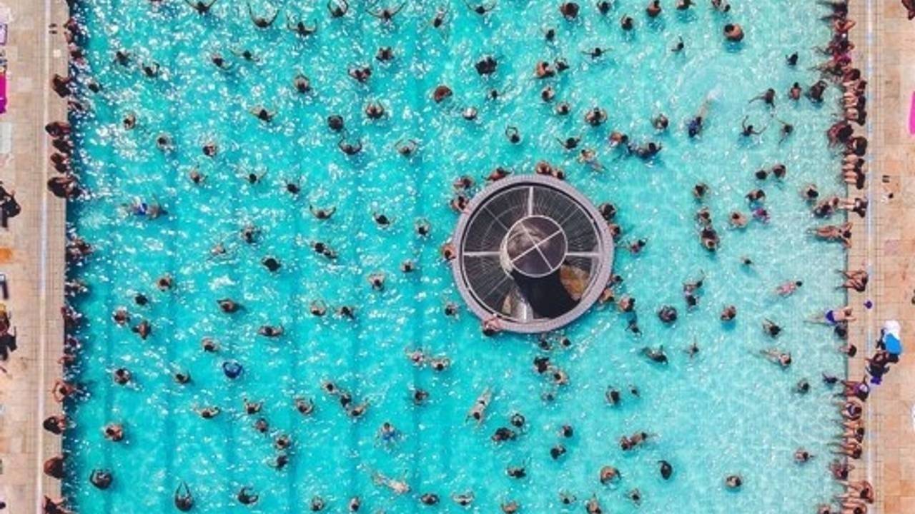 How do lifeguards detect a drowning casualty?