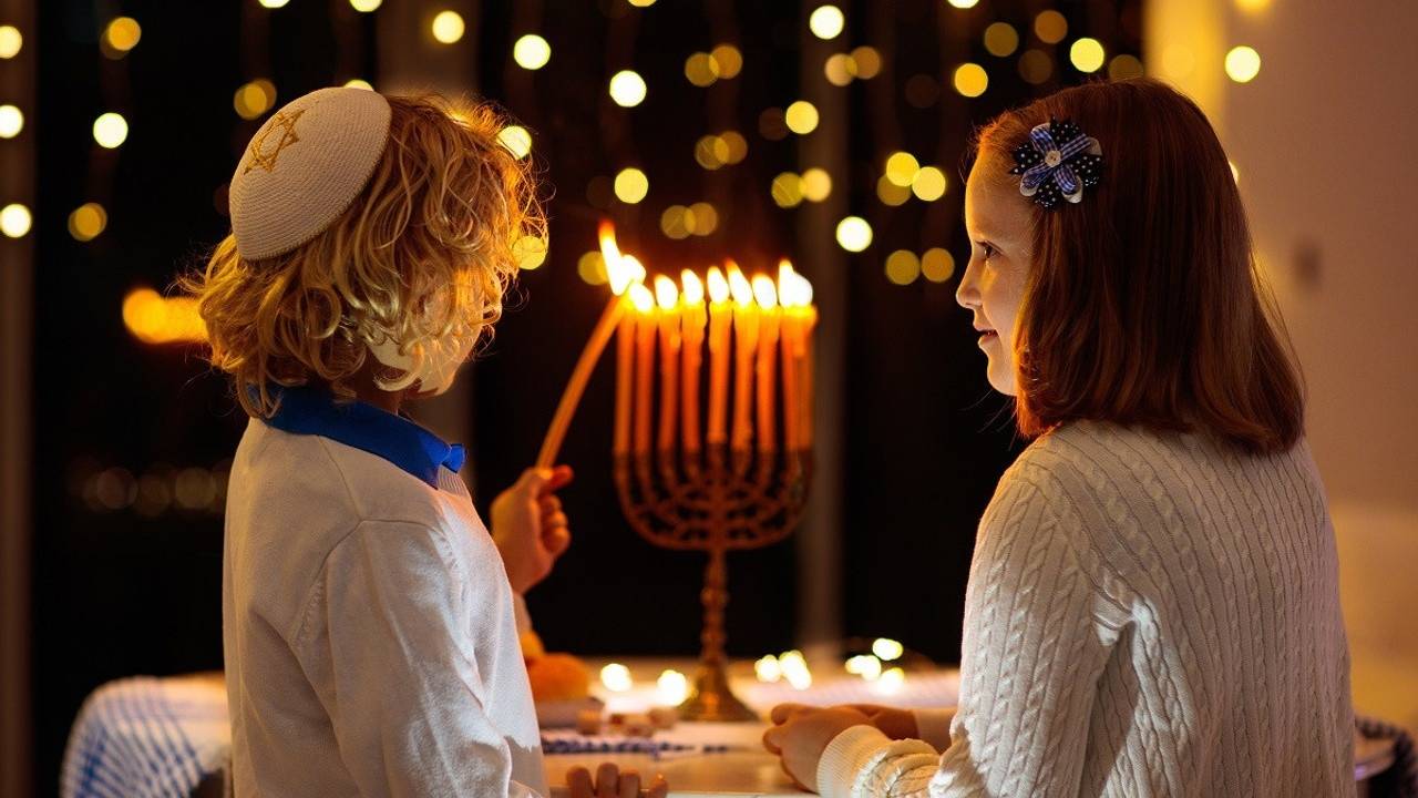 What Does “Hanukkah” Mean in Hebrew?