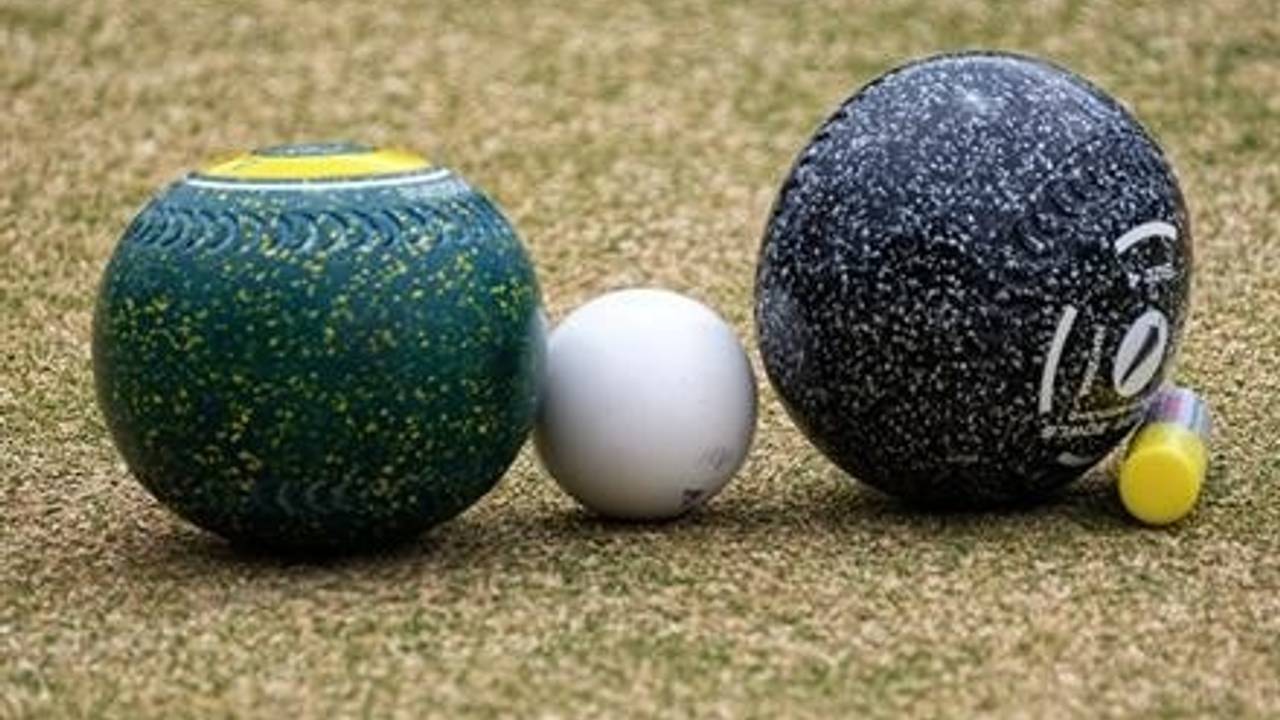 Lawn bowls blog on how to improve your game along with coaching tips