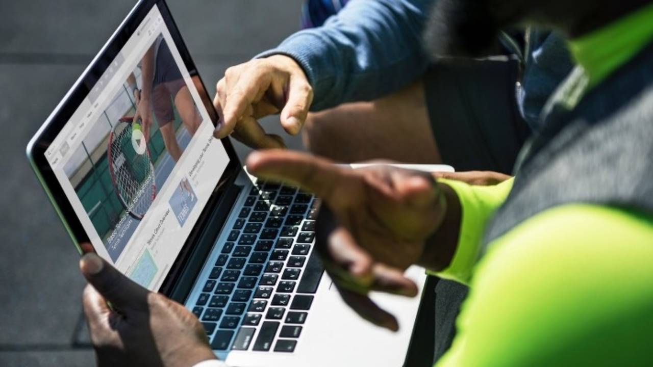 7 ways online training can help your lower back pain