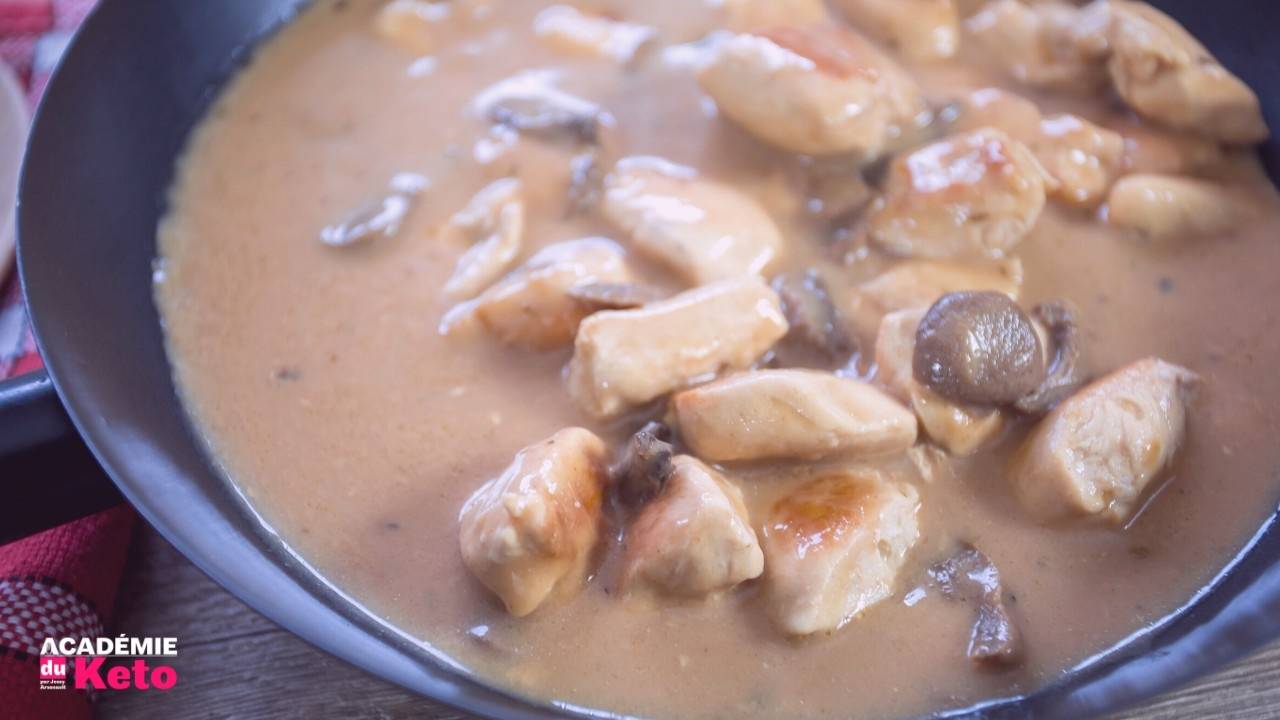 Poulet Keto aux champignons & tomates