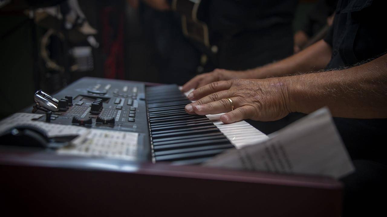 How to mix keyboards