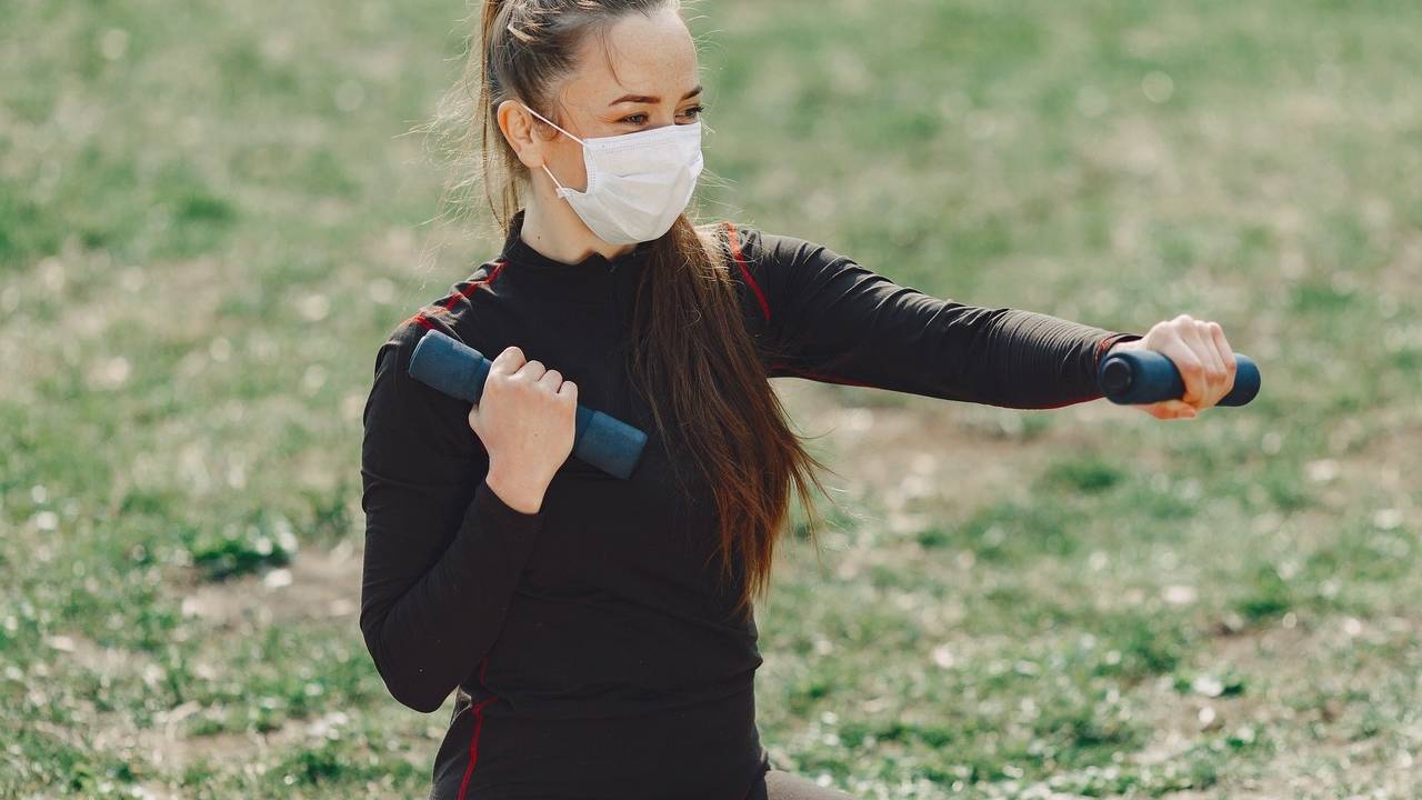How to Workout and Stay Fit While Practicing Social Distancing