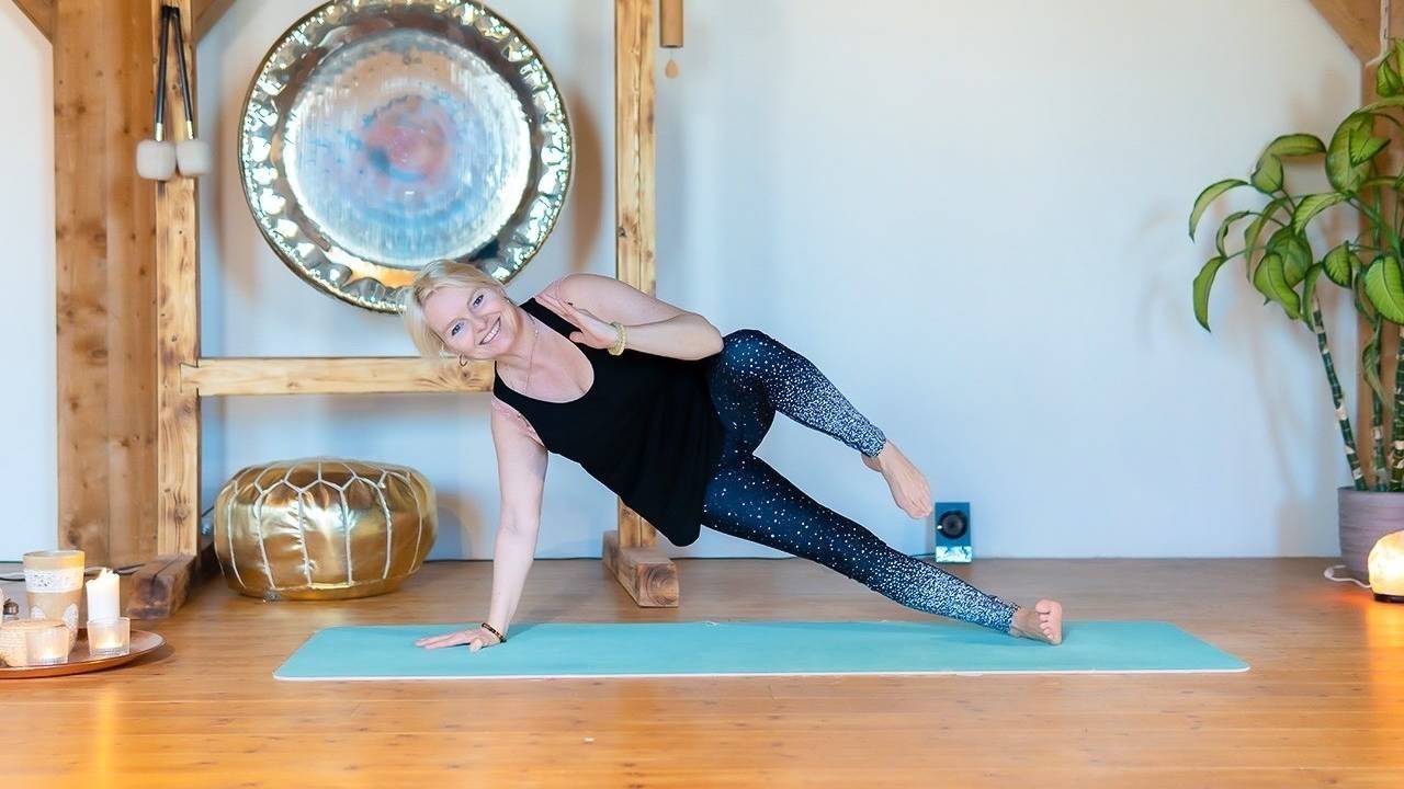 Core Strength Vinyasa Yoga 💪🏼