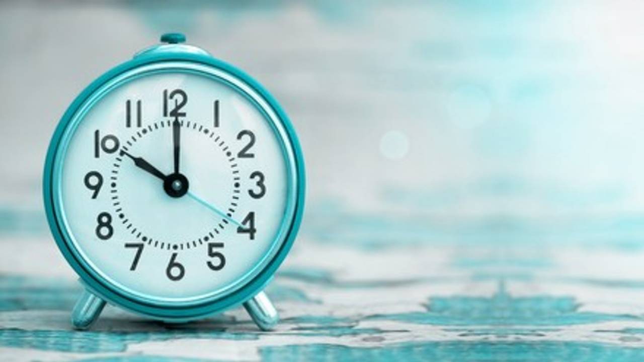 6 Ayurvedic Tips to Balance the Time Change