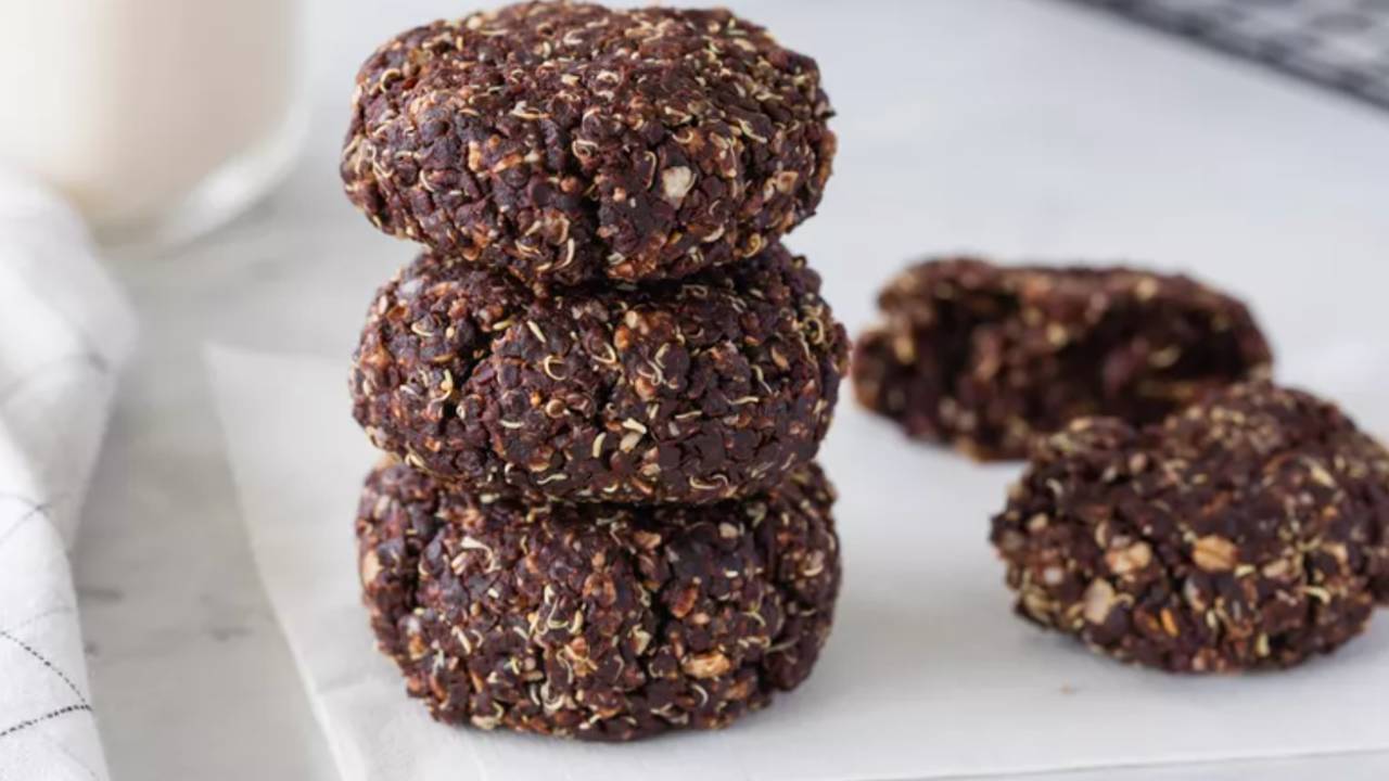 Chocolate Peanut Butter Quinoa Cookies