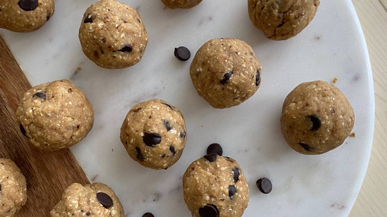 Protein Cookie Dough Balls