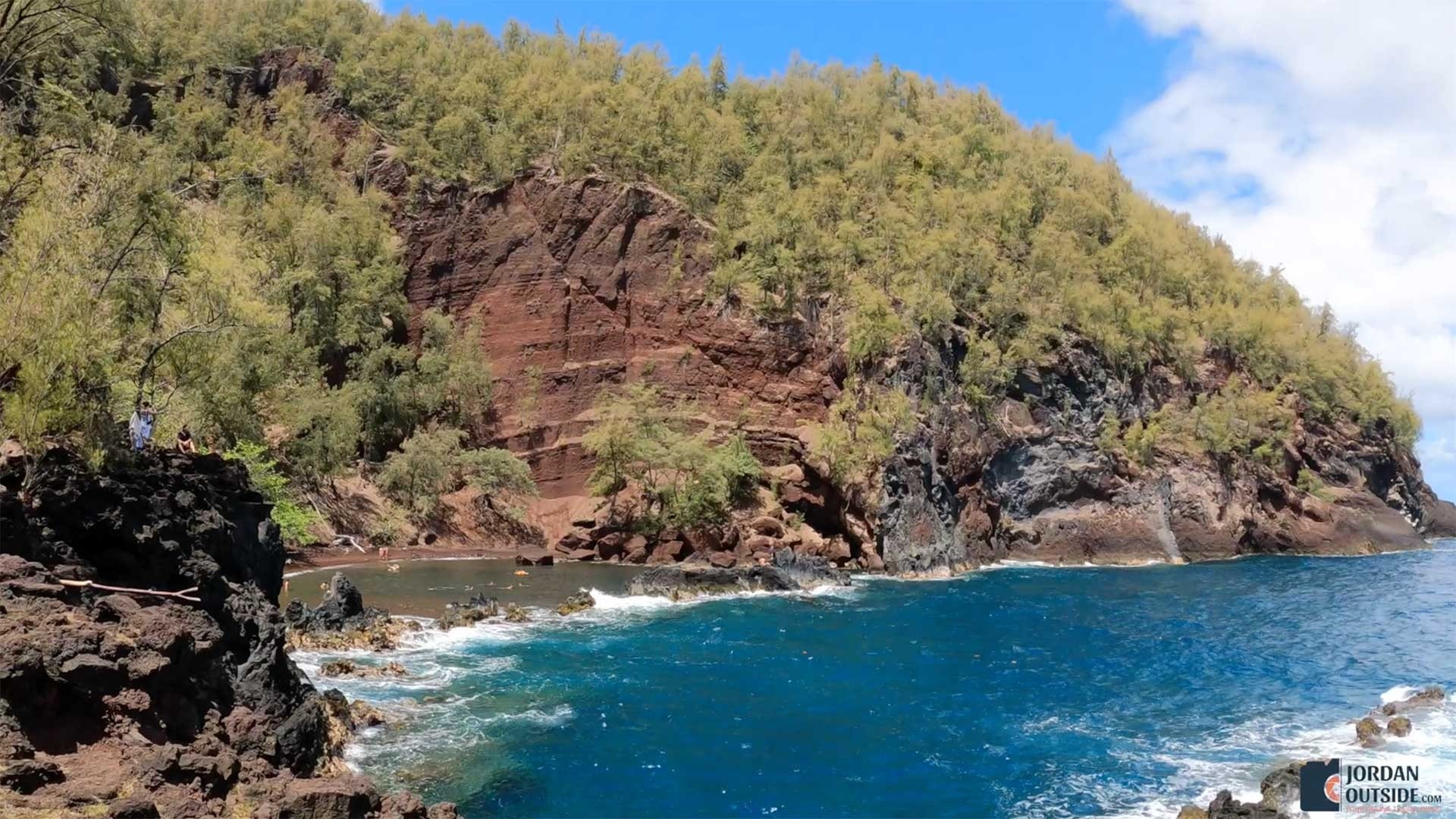 Kaihalulu Red Sand Beach, Maui