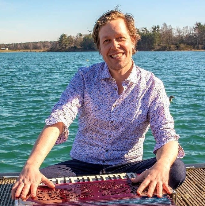 Download Page "How To Play The Harmonium In 5 Simple Steps"